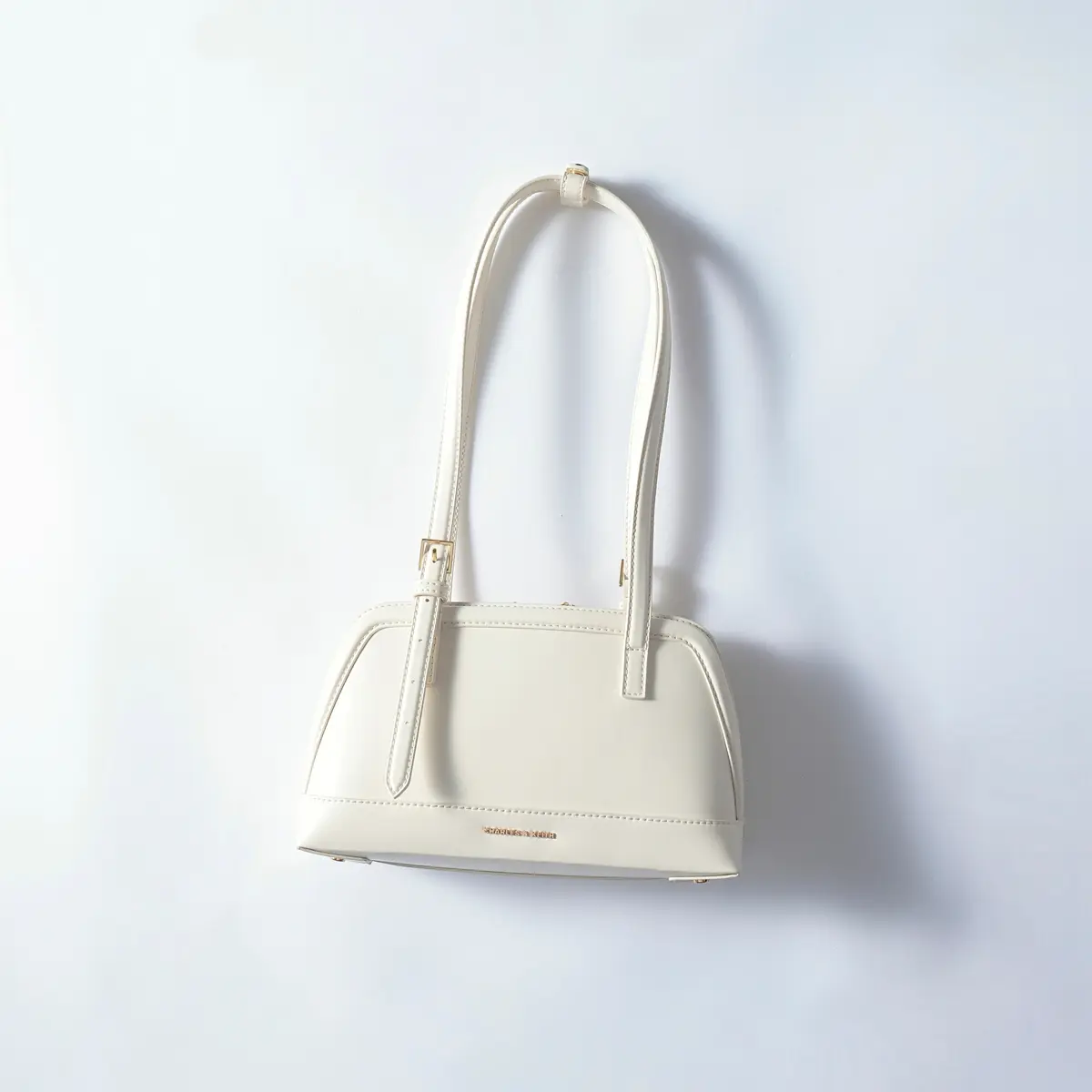 『チャールズ＆キース』のショルダーバッグ