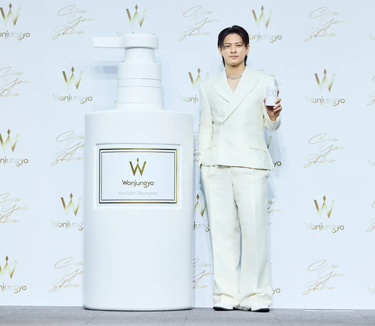 平野紫耀（Number_i）が黒髪＆ストレートヘアで「WonjungyoHair