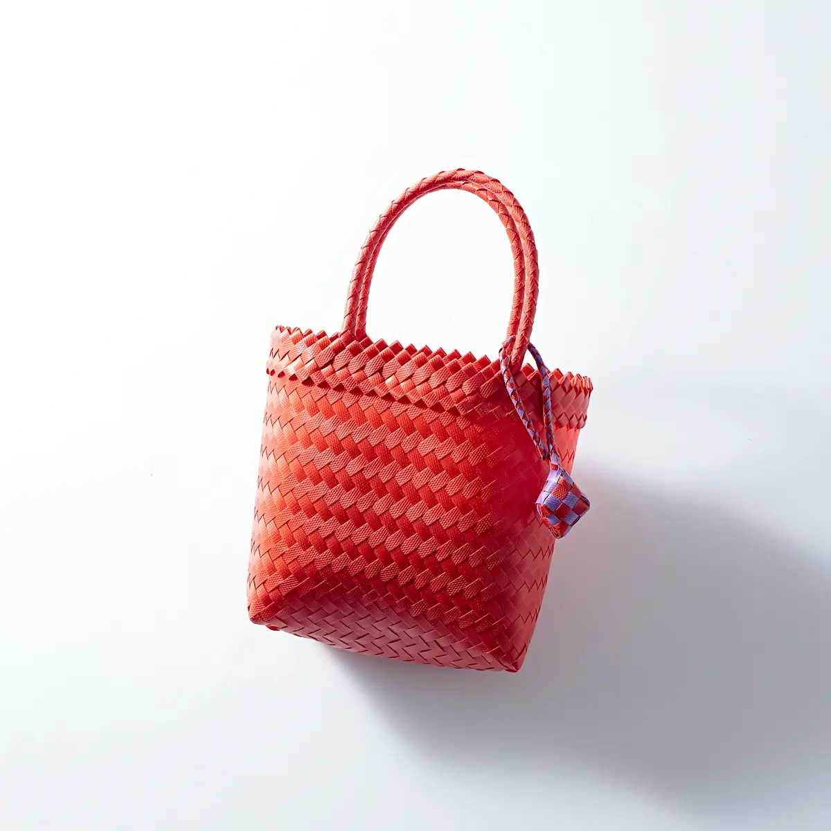 『バリ・ワークスタット』のかごバッグ