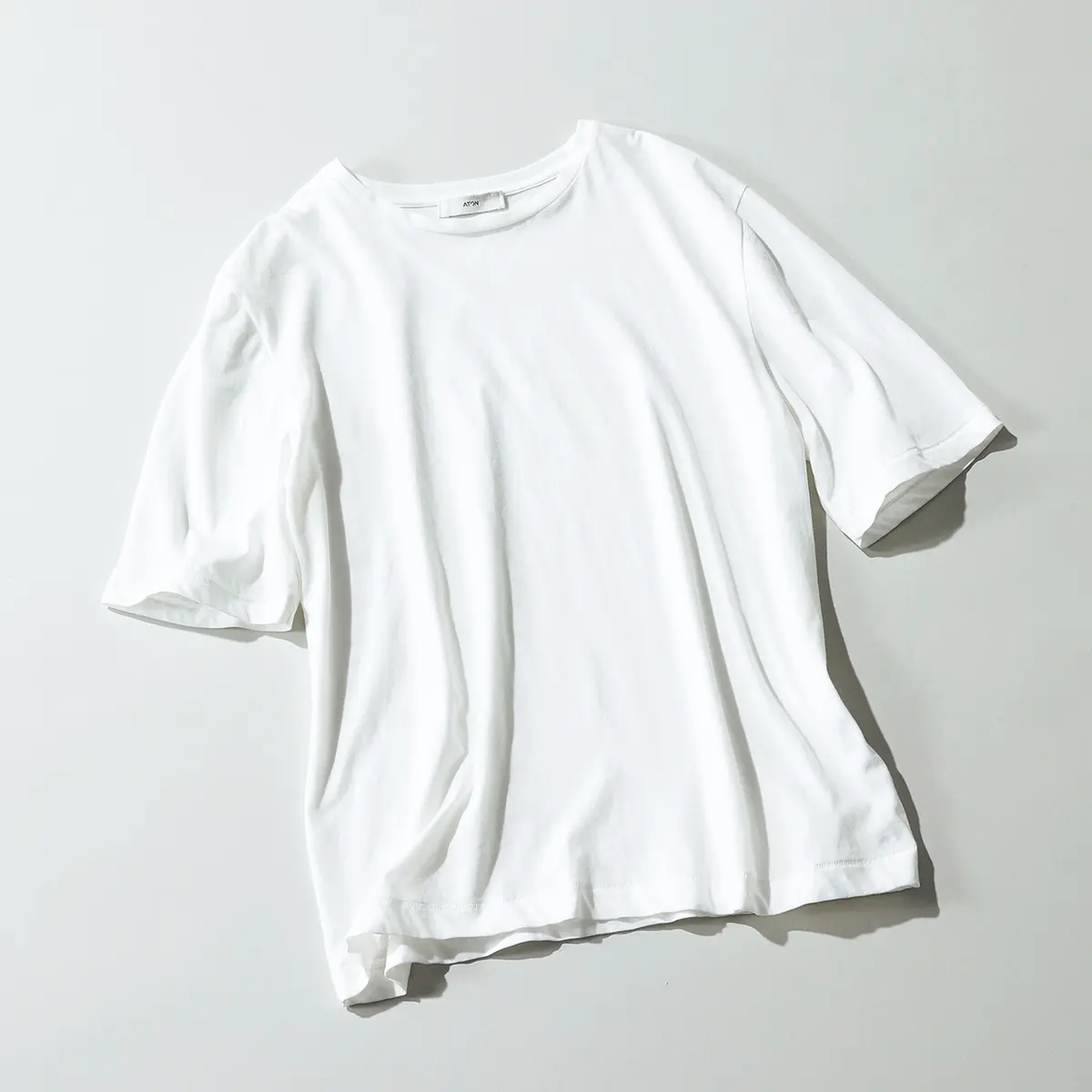 『ATON×TOMORROWLAND（エイトン×トゥモローランド）』の白TシャツPERFECT SHORT SLEEVE T-SHIRT