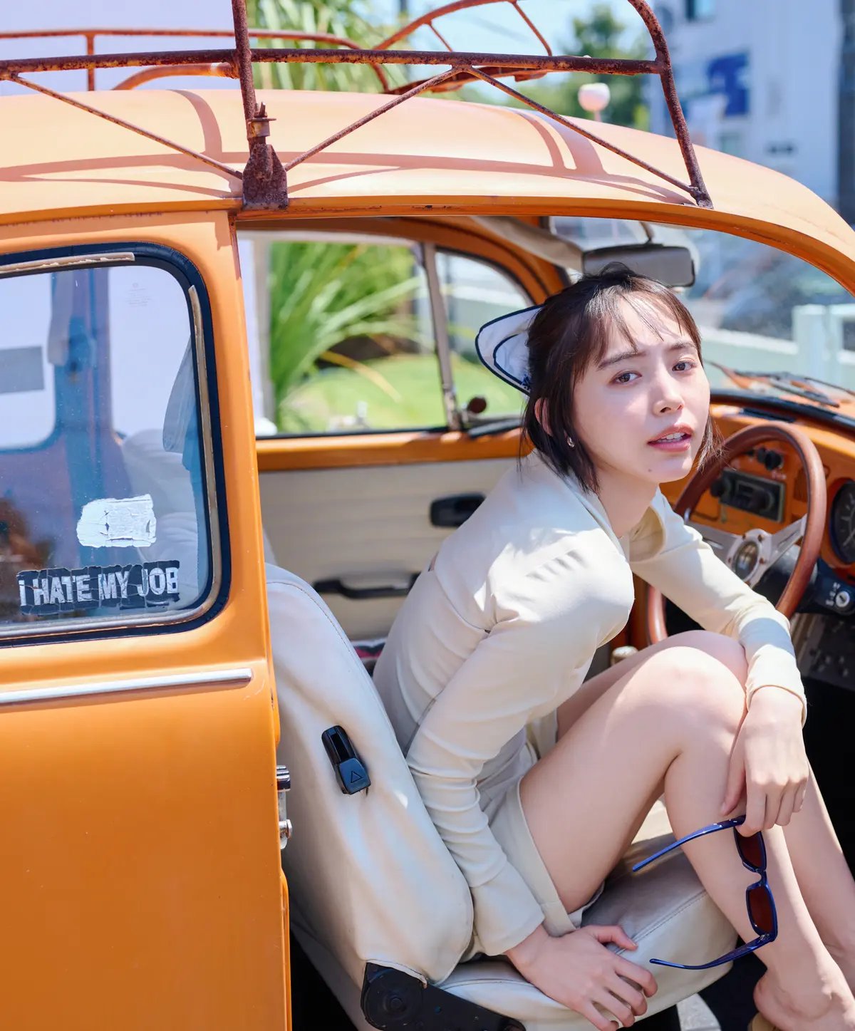 井桁弘恵　水着　寄り