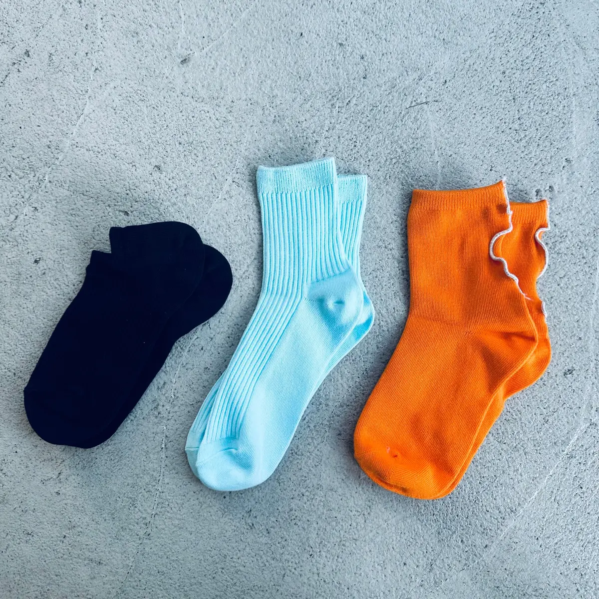 3COINS（スリーコインズ／スリコ）で人気の雨対策グッズ：撥水加工ソックス