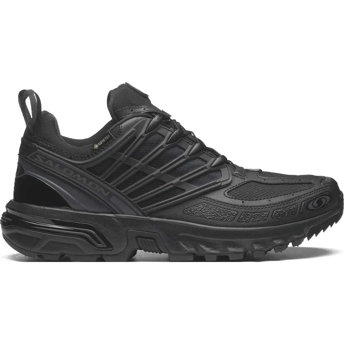 SALOMON ブラック スニーカー❣️24.5❣️BLACK❣️写真追加❣️ サロモン買った時にまずはオールブラックに合わせようと思ってた