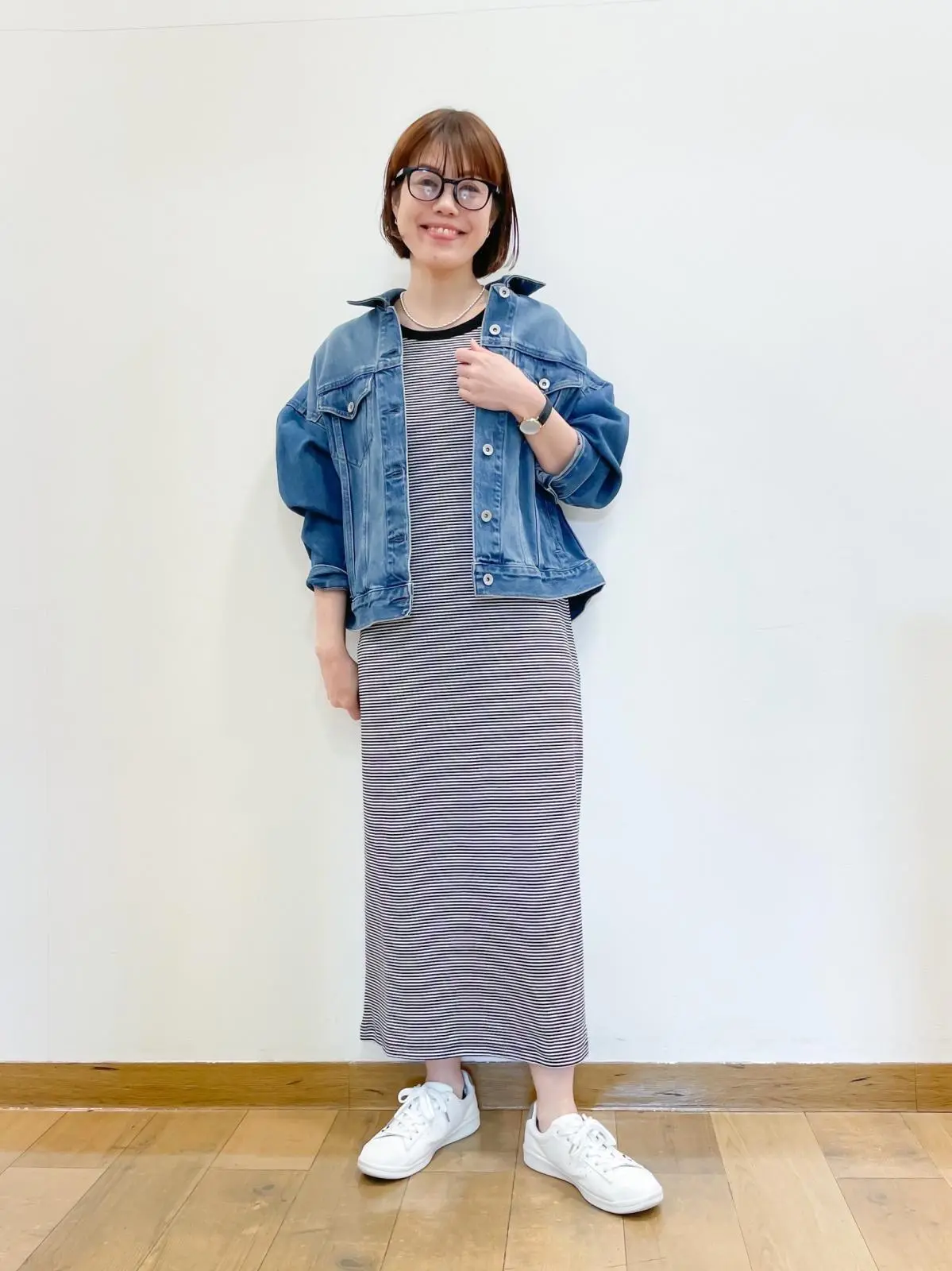 ユニクロ　イエローリブカーディガン　ベージュパンツコーデ