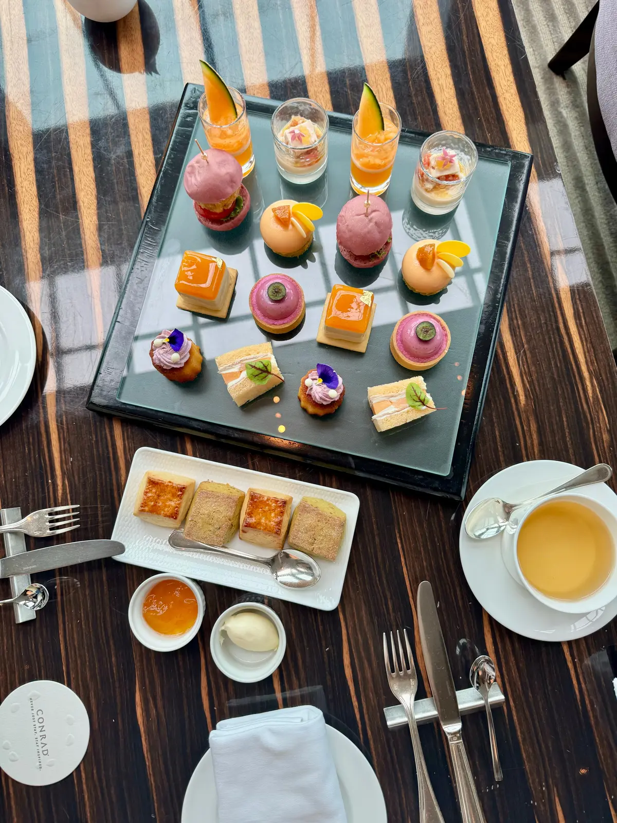 コンラッド東京のメロンアフタヌーンティー