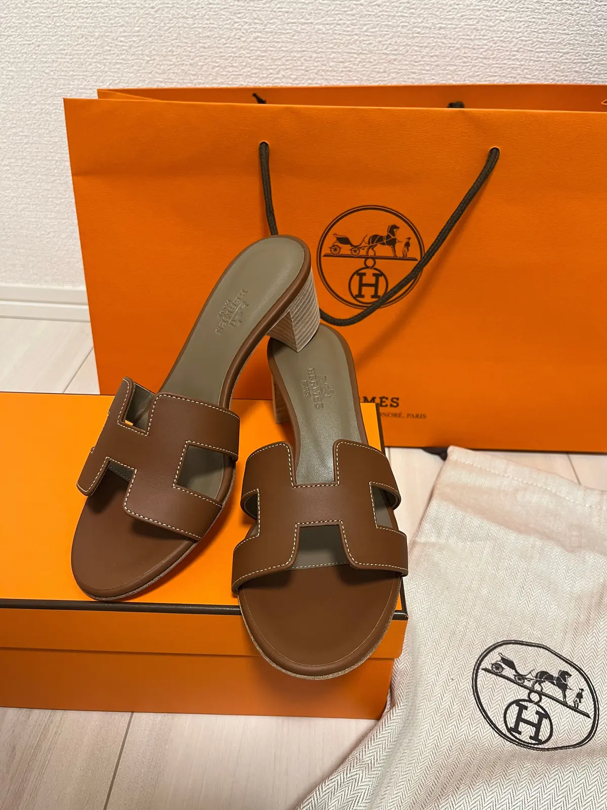 HERMES】オシャレを格上げ！絶対買うべきハイブラサンダル！ | MORE