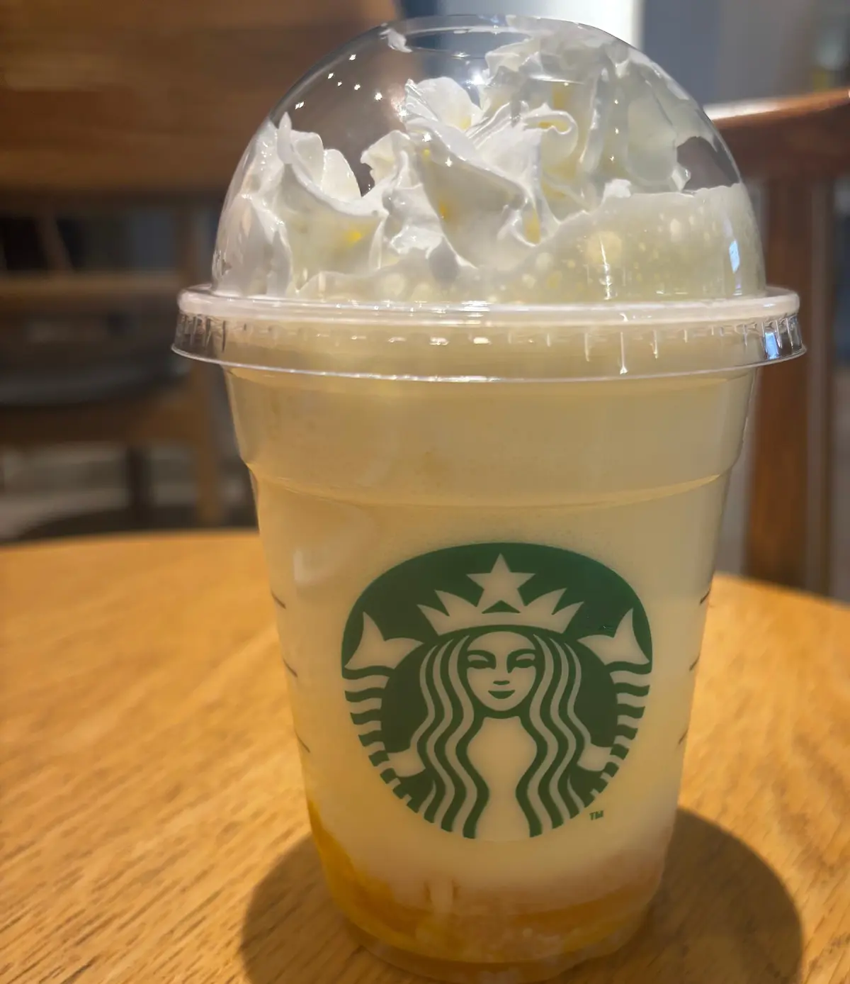 スタバの新作マンゴーオレ