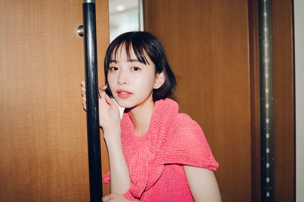 井桁弘恵　アンサンブル　よりカット