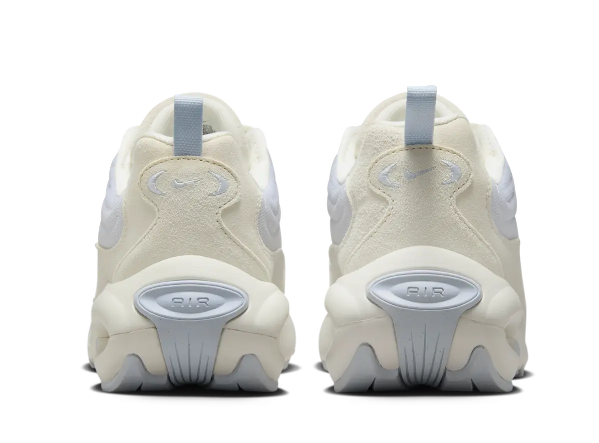 厚底スニーカー　ナイキ　エアマックスポータル