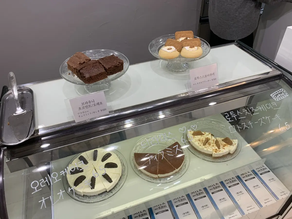 sonagiのショーケース　ケーキ