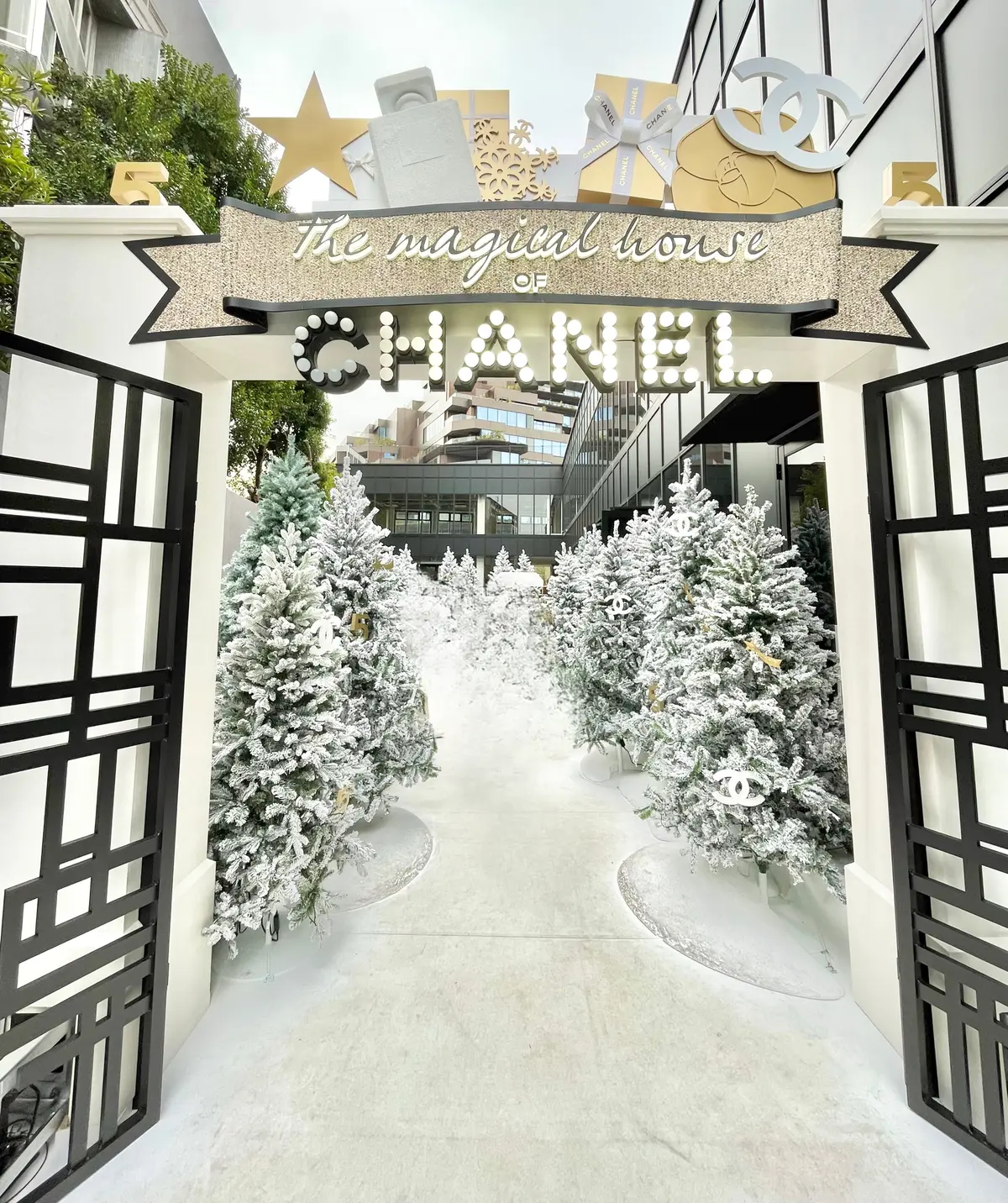 東京・原宿で開催中のシャネル(CHANEL) クリスマス限定コスメイベント「シャネル ウィンターテイル」