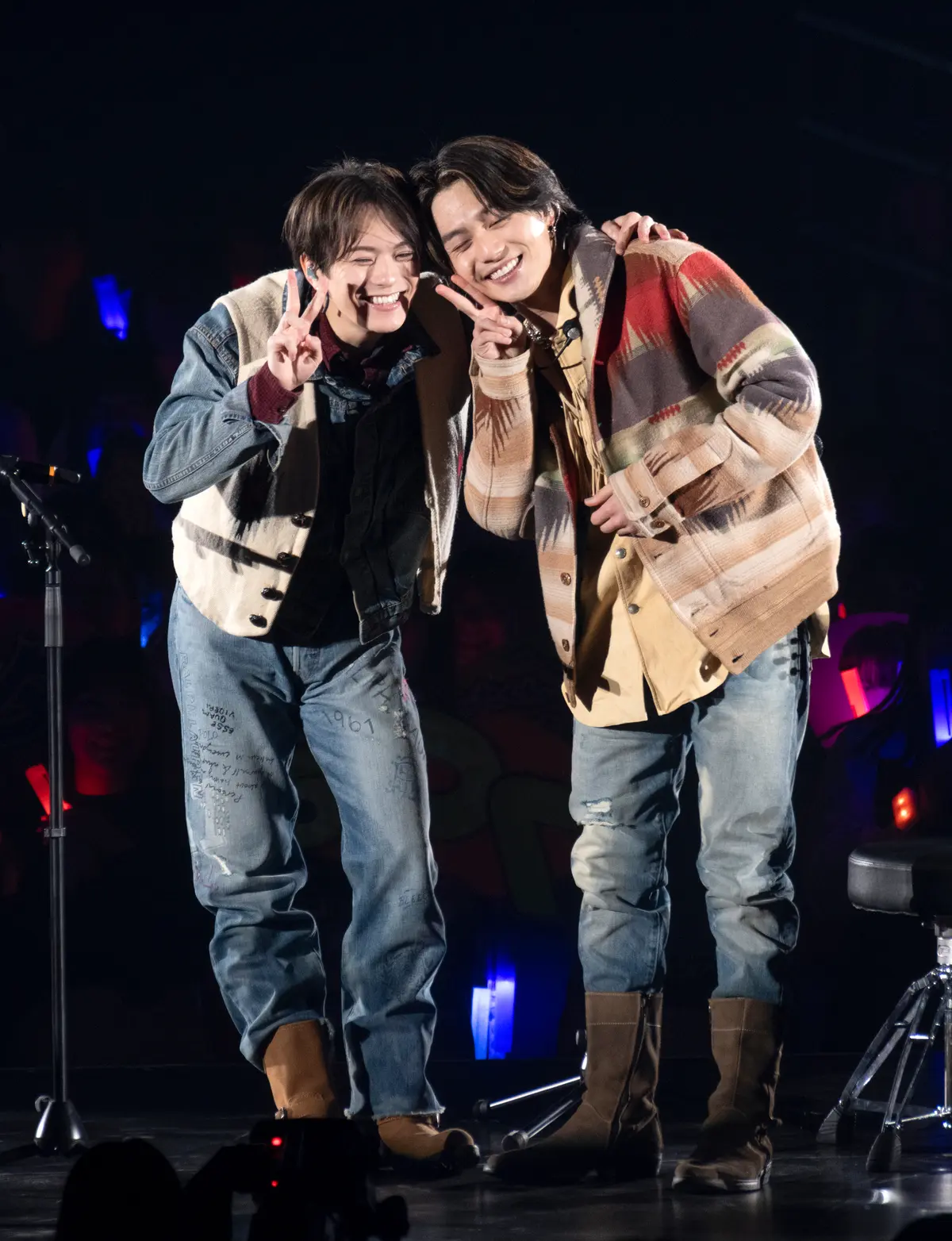 ユニット曲では、松田元太さんはライブで初めてギターの弾き語りを披露。（左から）松倉海斗、松田元太