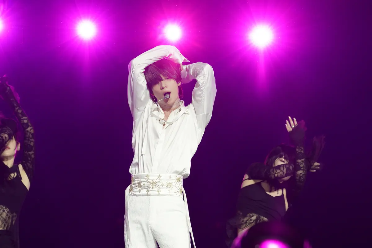 ステージパフォーマンス写真