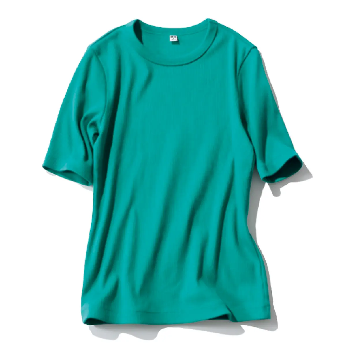 ユニクロのグリーンTシャツ