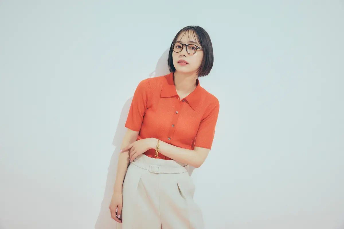 井桁弘恵　カーディガン　より