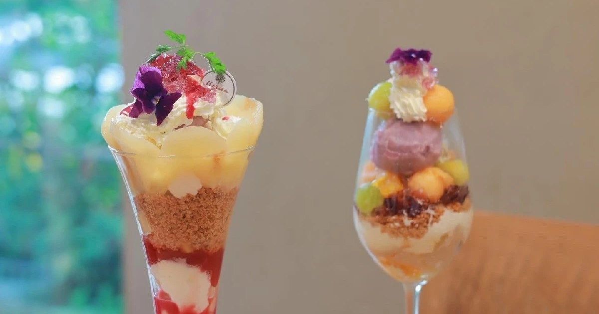 トラさん♡盛り沢山パフェ⑮ 石川県金沢市】ラベンダー香る！旬のフルーツを贅沢に使用した桃と