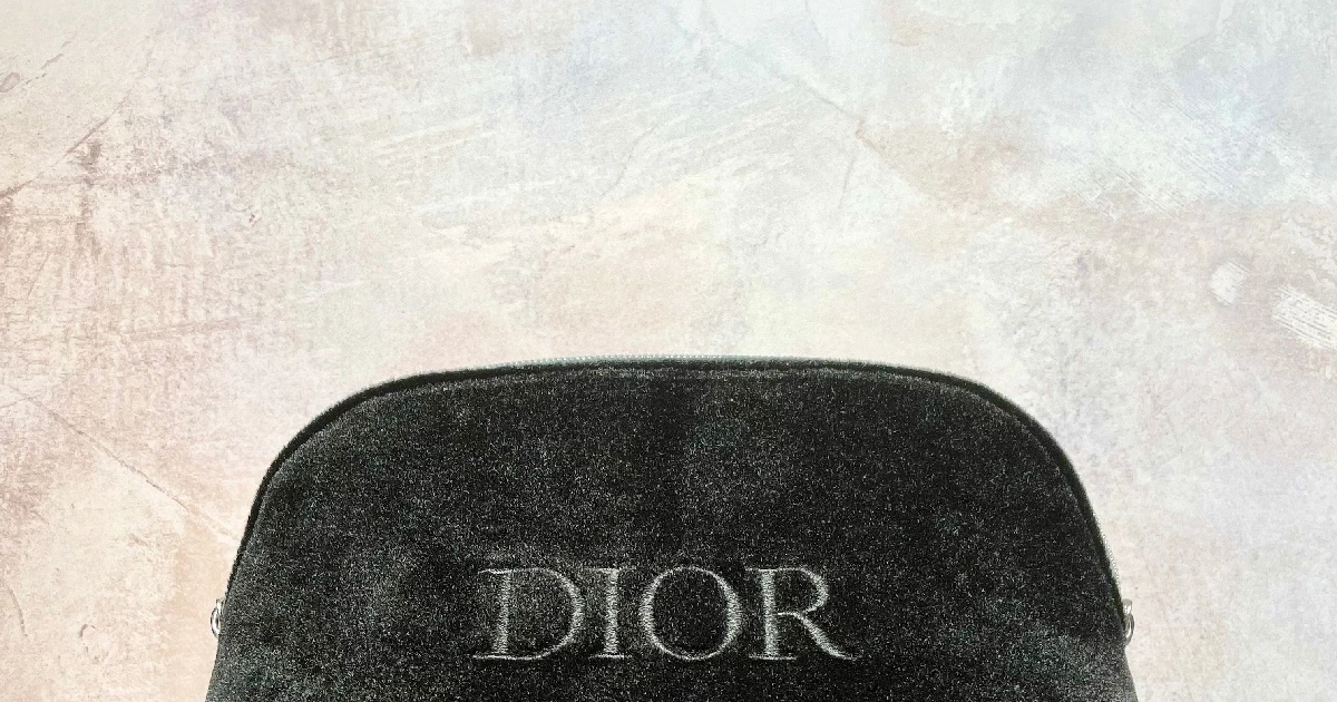 DIOR】期間・数量限定ノベルティのベルベット生地ディオールポーチが