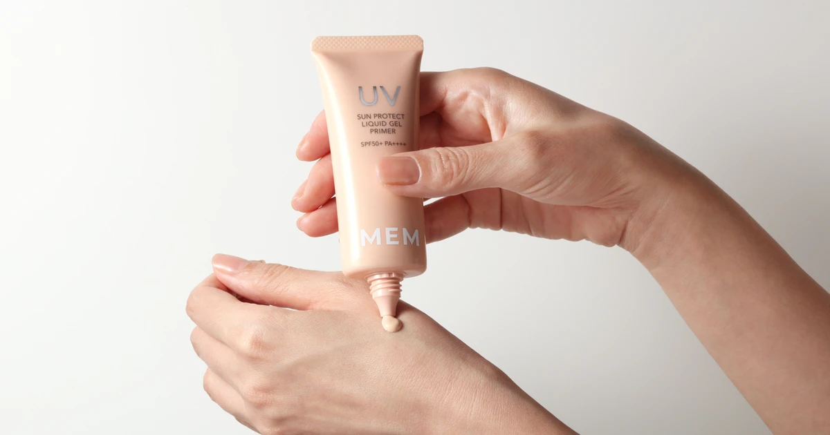 潤うけれどサラッと仕上がる。『MEM』の日焼け止めで肌印象アップ