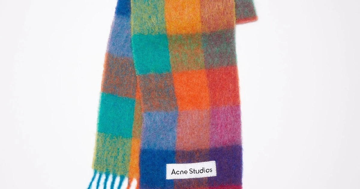 Acne Studios（アクネ ストゥディオズ）』の主役になるきれい色