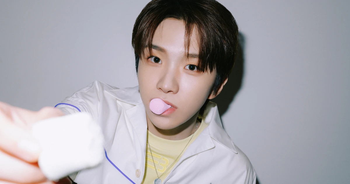 BOYNEXTDOORメンバー・WOONHAK（ウンハク）「SBS人気歌謡」MC時の