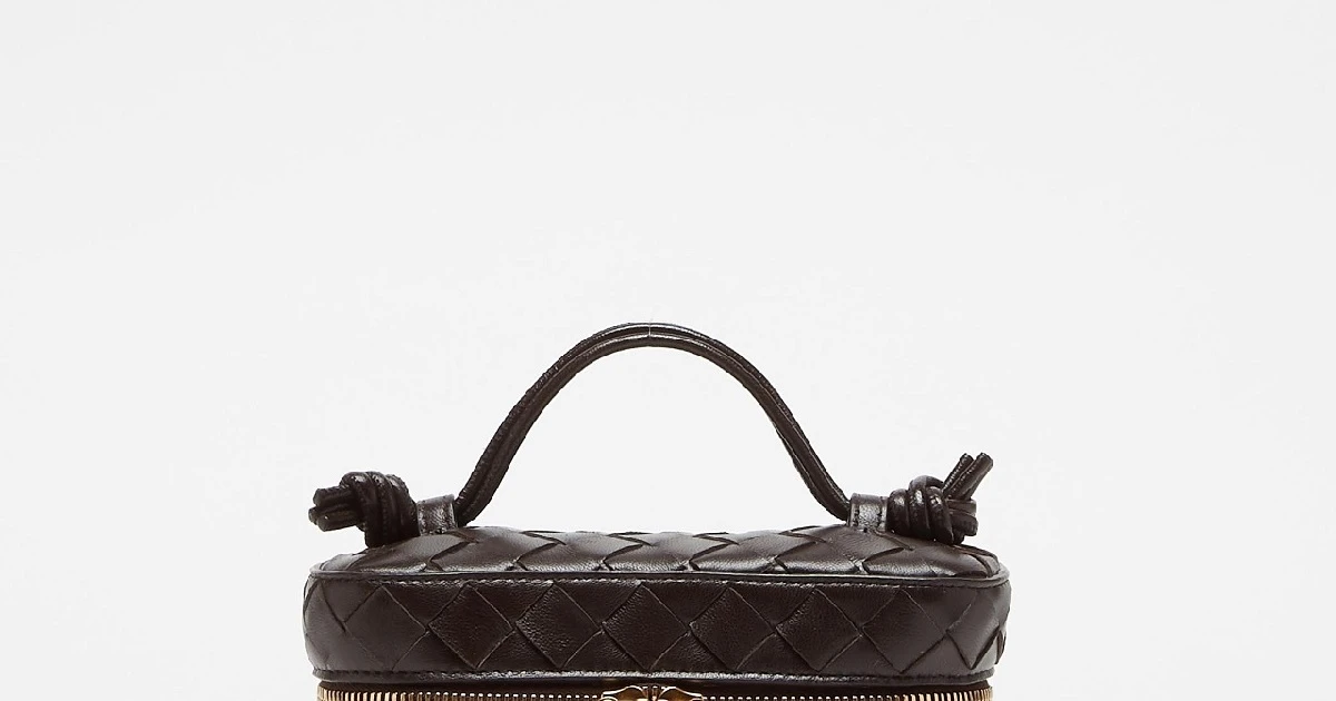 BOTTEGA VENETA（ボッテガ・ヴェネタ）』”イントレチャート”の