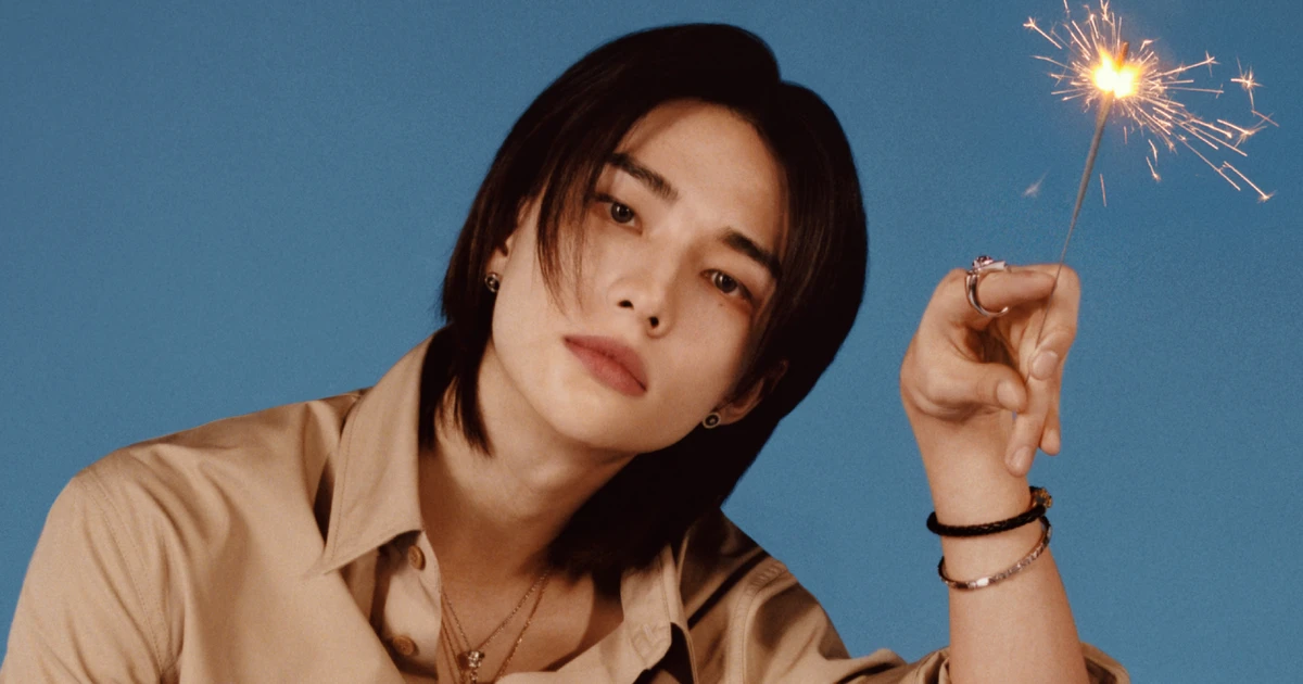 Stray Kids】ヒョンジンが『ヴェルサーチェ』のホリデーコレクションの