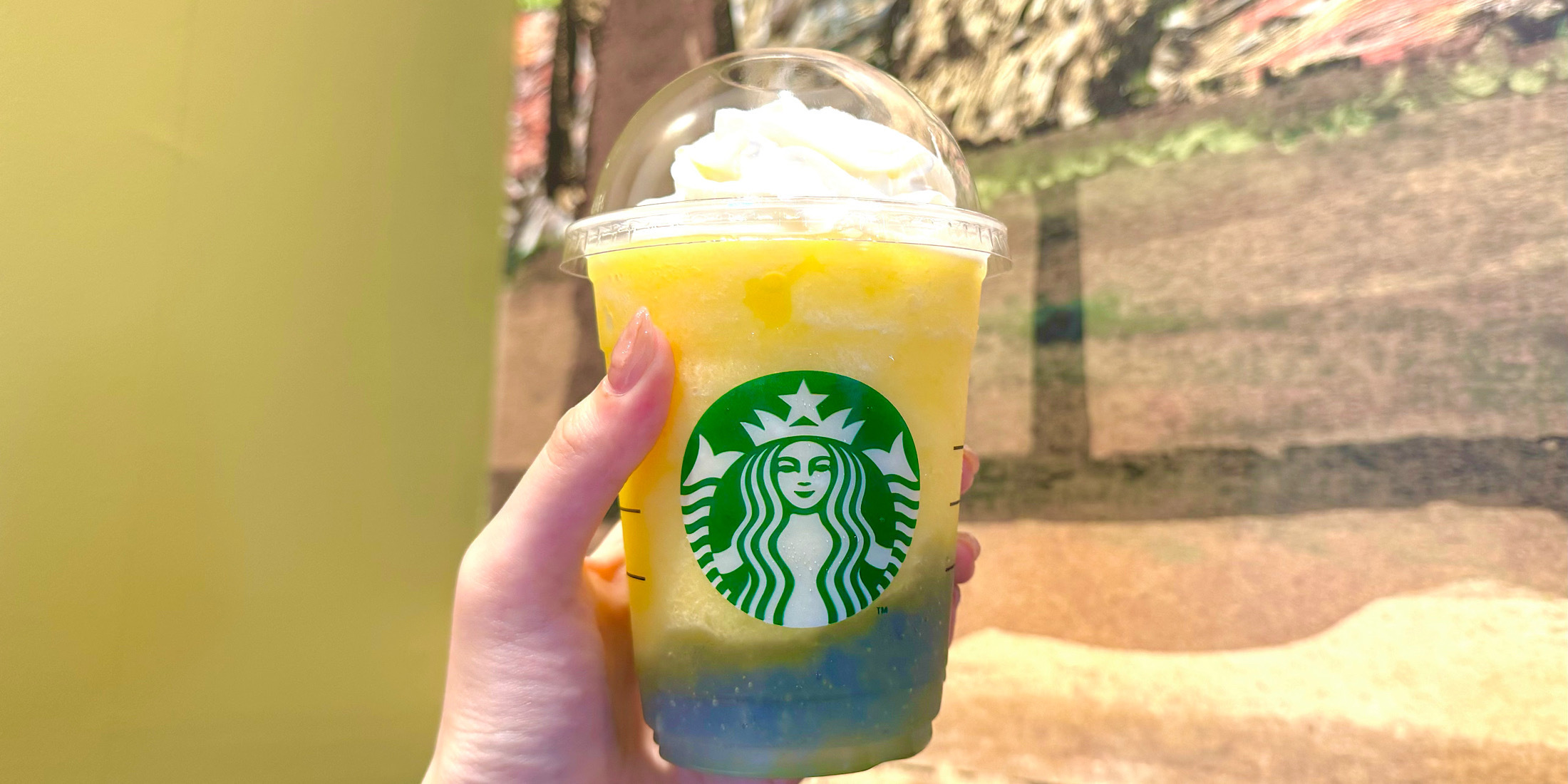 【スタバ新作】8/7発売！「サンシャインパインフラペチーノ」先取りレポ おすすめカスタムもご紹介！