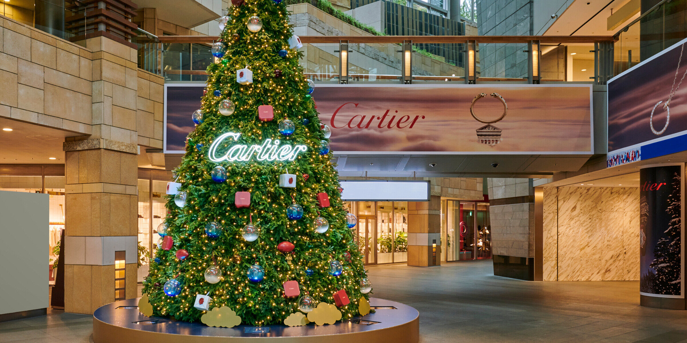 【東京・六本木ヒルズ】『カルティエ』のクリスマスツリーが12／25日（月）まで登場！