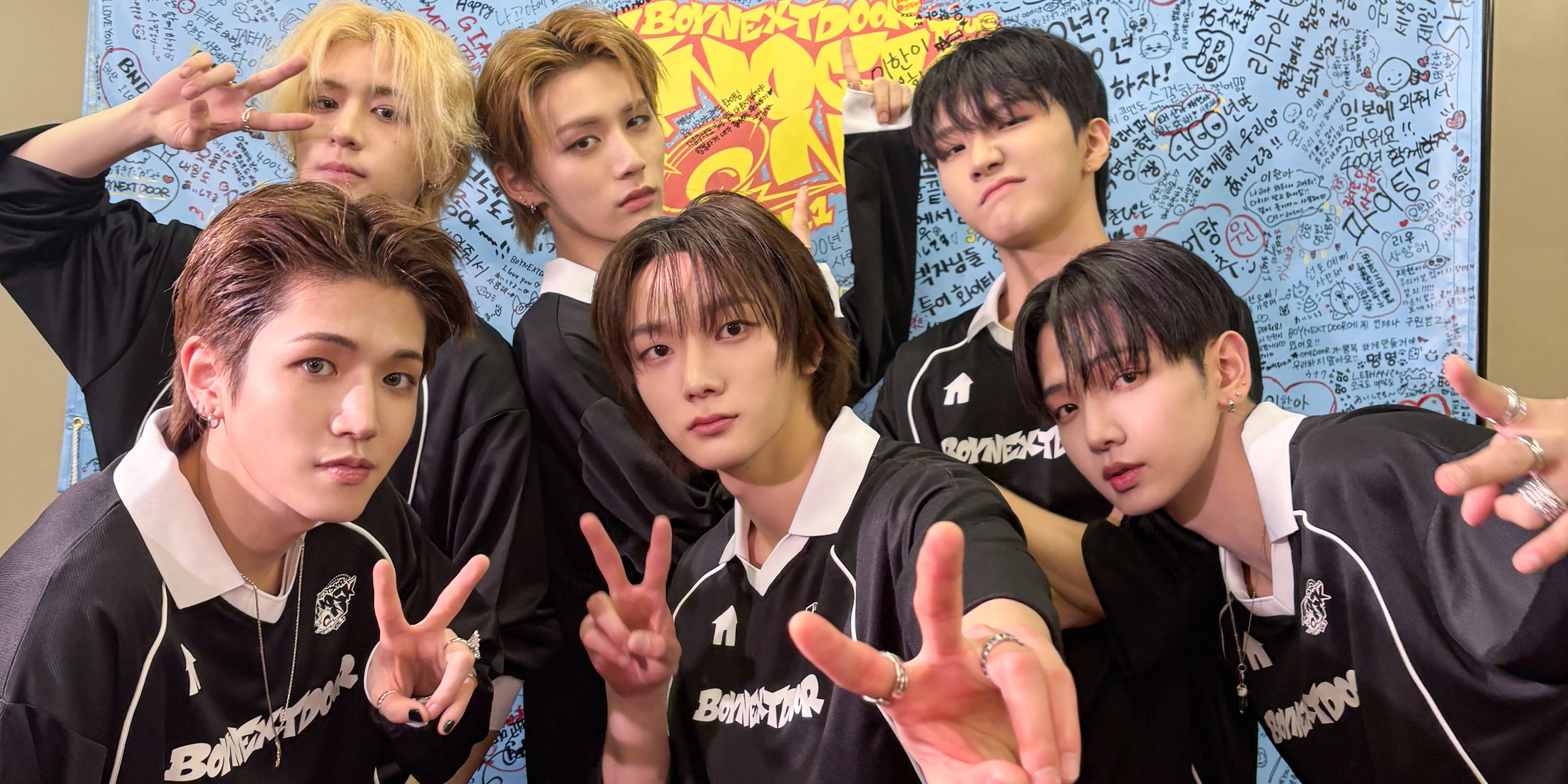 【BOYNEXTDOOR】メンバーのSUNGHOとRIWOOが初の日本コンサートツアーの思い出を語る！