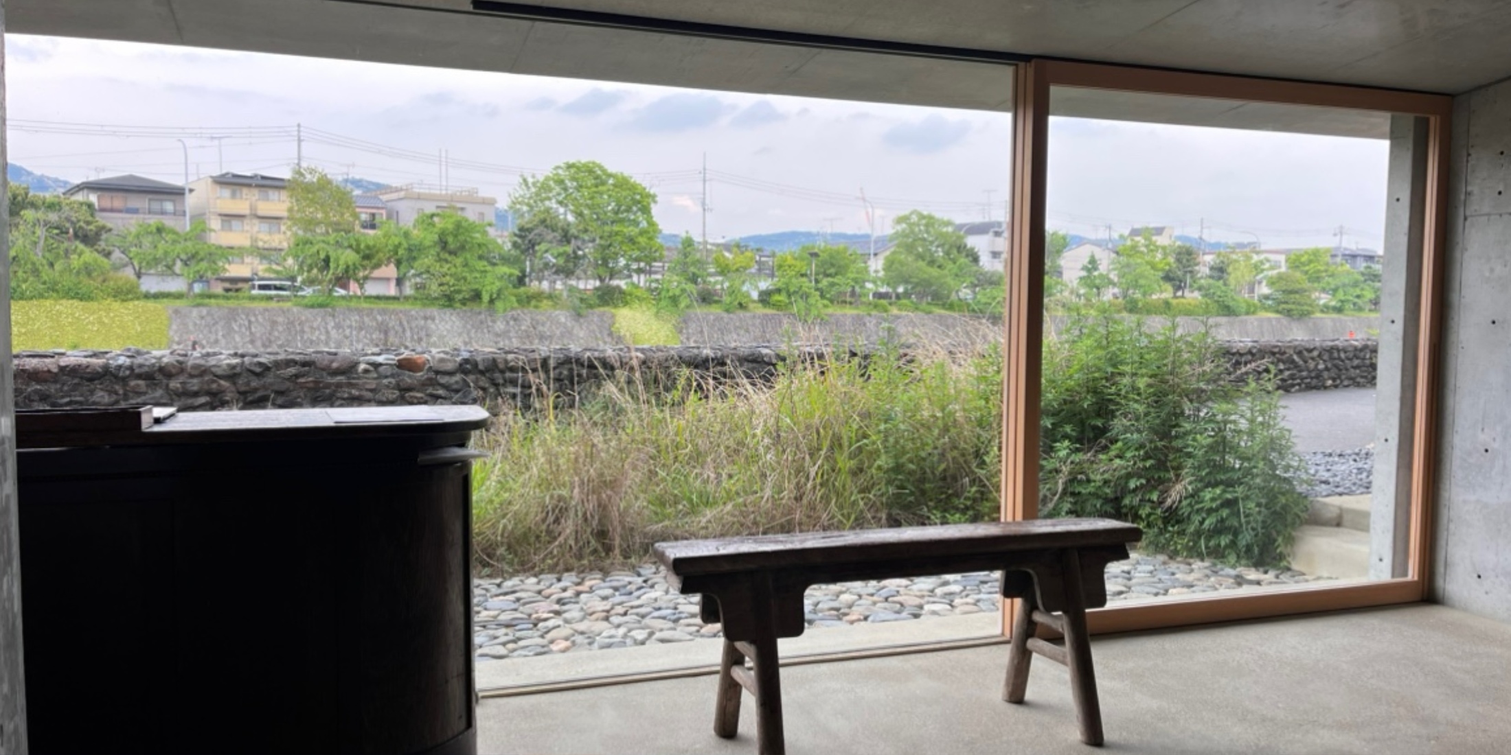 【京都｜清水五条】隠れた名店、鴨川のほとりにひっそりと佇むTea　Room「池半分室」