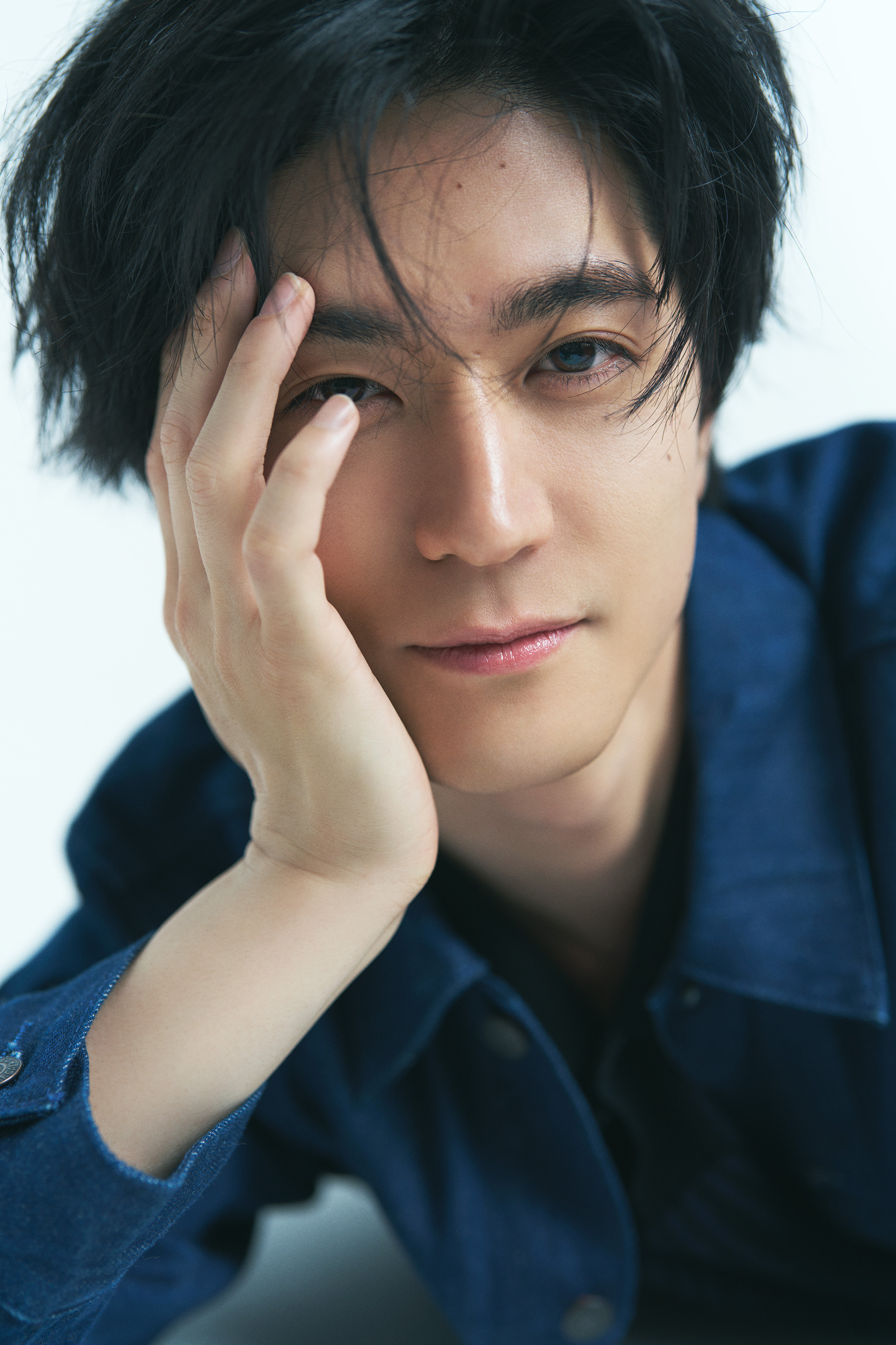 Amazon.co.jp: 中島裕翔1st写真集 「Hue I am」 : 中島 裕翔: 本