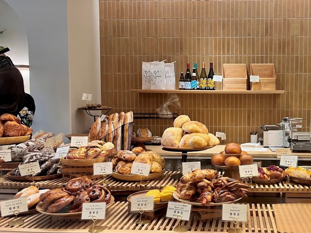 ベーカリーモーニング　エトヌンク　パン