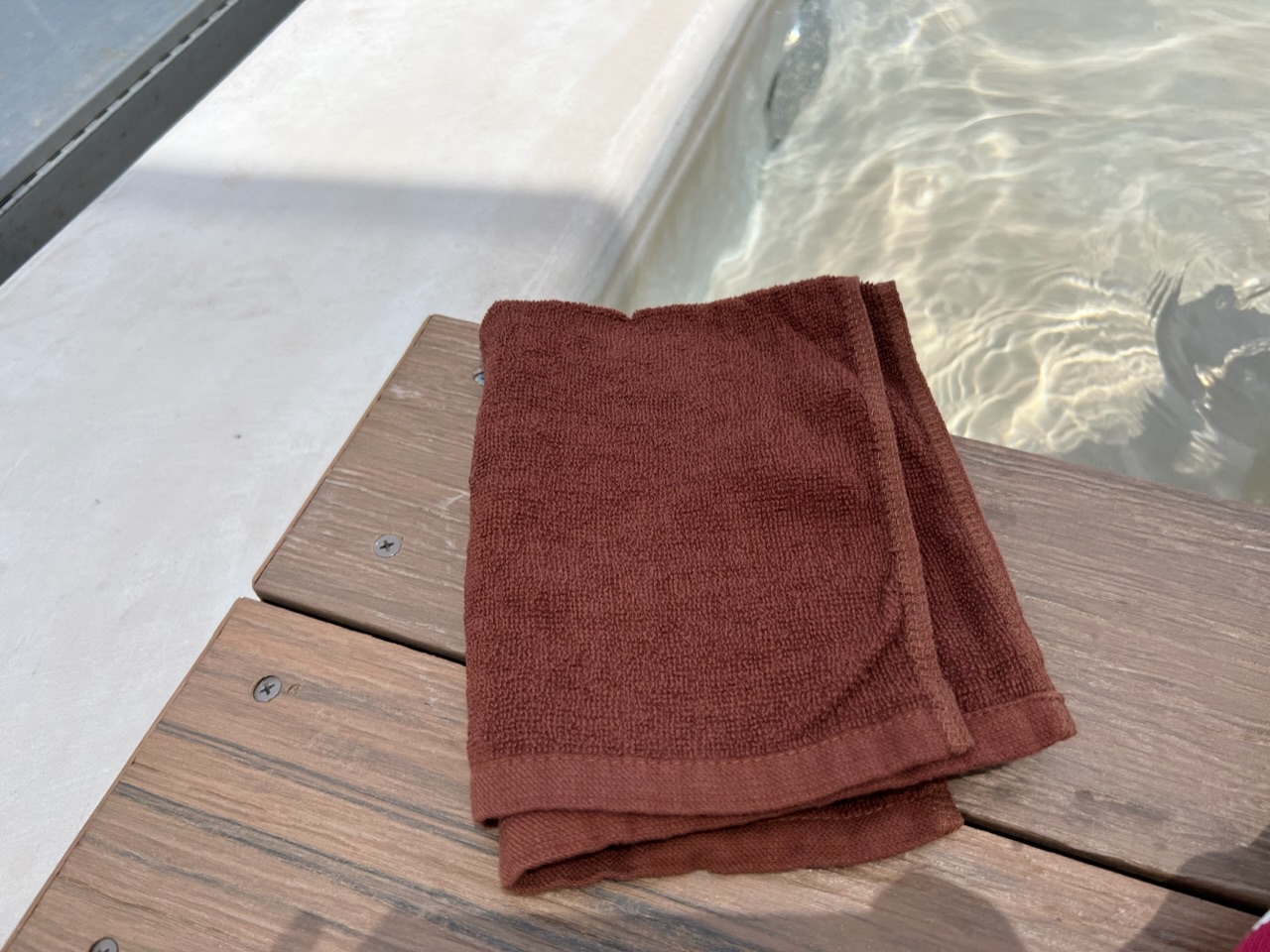 みなとみらい「THE WHARF HOUSE」　足湯テラス　タオル