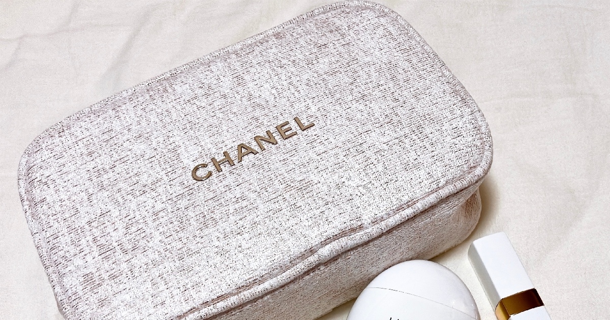 CHANEL 限定ポーチ付き　新品 CHANELの限定ポーチ付きホリデーになんと当選しました！ | MORE