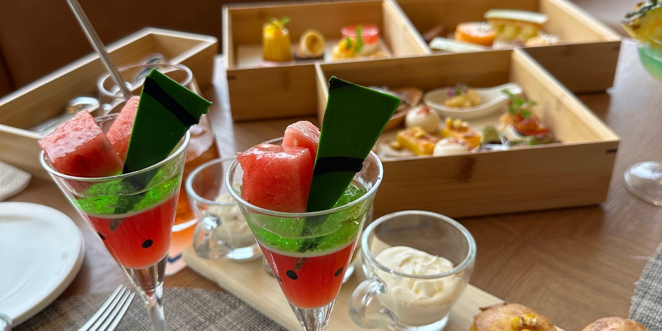 鮮やかで目も楽しい！Hilton TOKYOBAY からサマーアフタヌーンティーの登場です！
