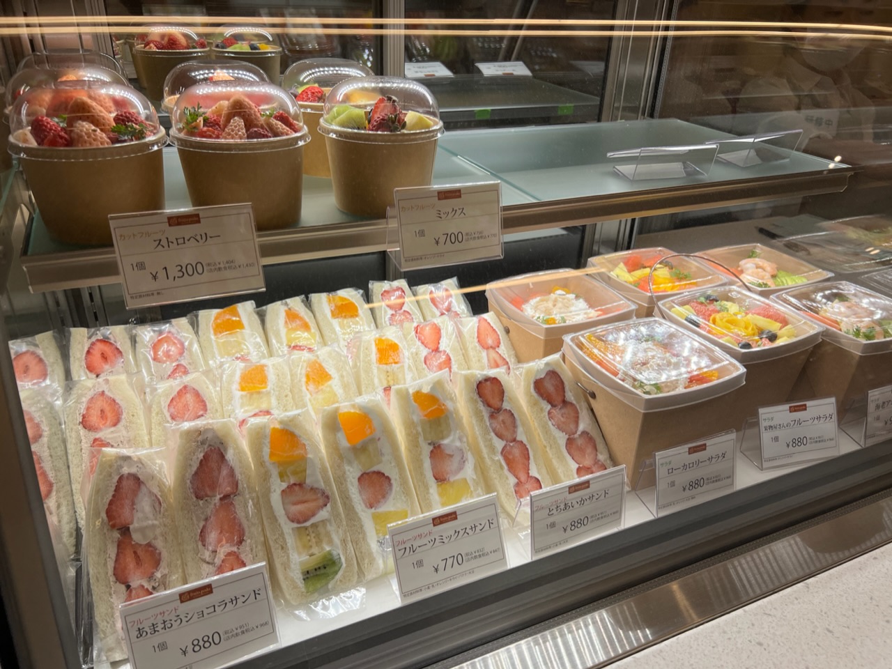 3/10横浜にオープン!カフェ併設店は関の画像_4