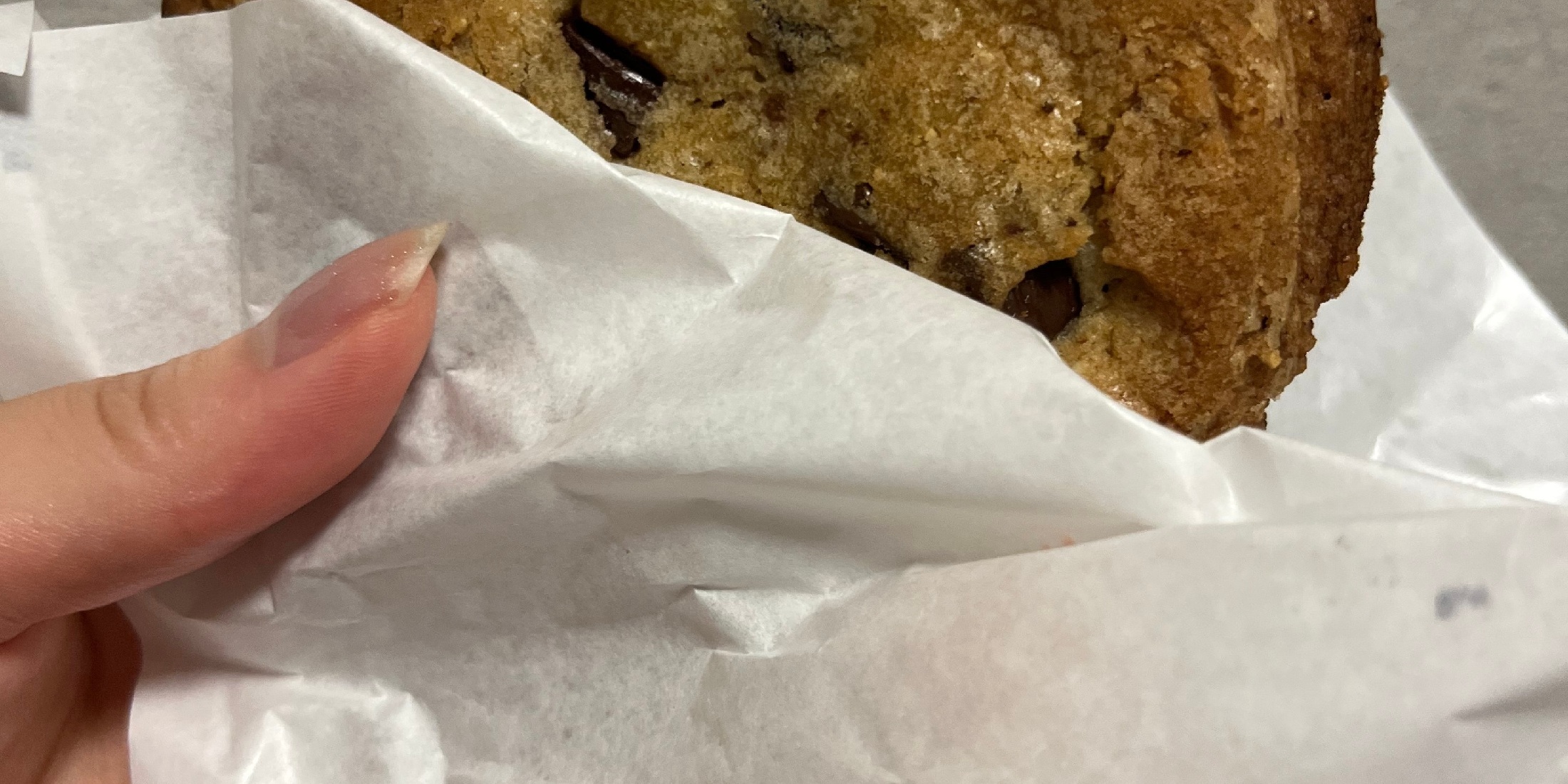 【セブンカフェベーカリー】SNSで話題‼️”お店で焼いたチョコクッキー” 