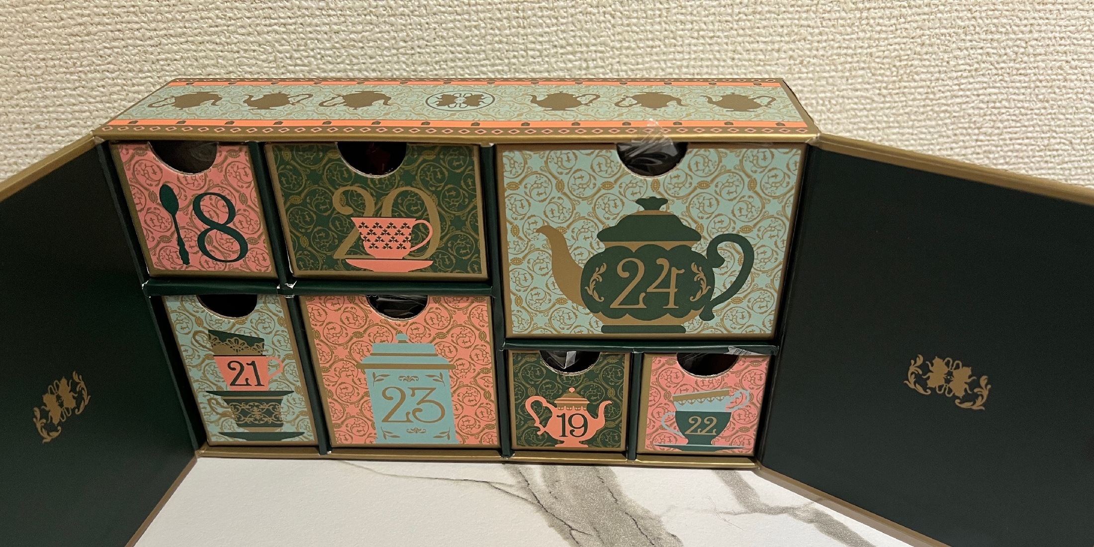 【カルディ購入品】クリスマス限定 TeatimeBOXが可愛い 