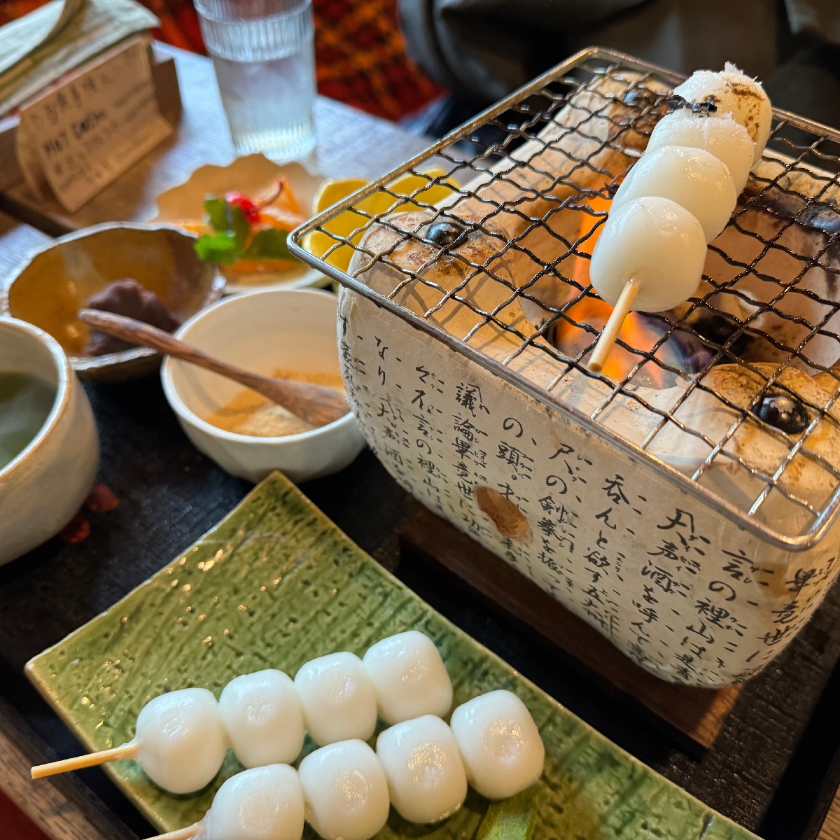 【和歌山】七輪で焼くもちもちのお団子が楽しめる「Roji CAFE」