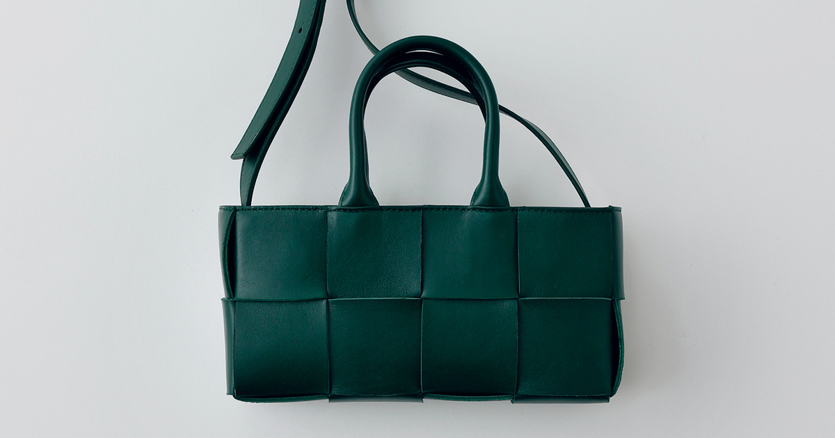 ボッテガ・ヴェネタの名品】進化し続ける「イントレチャート」の革小物