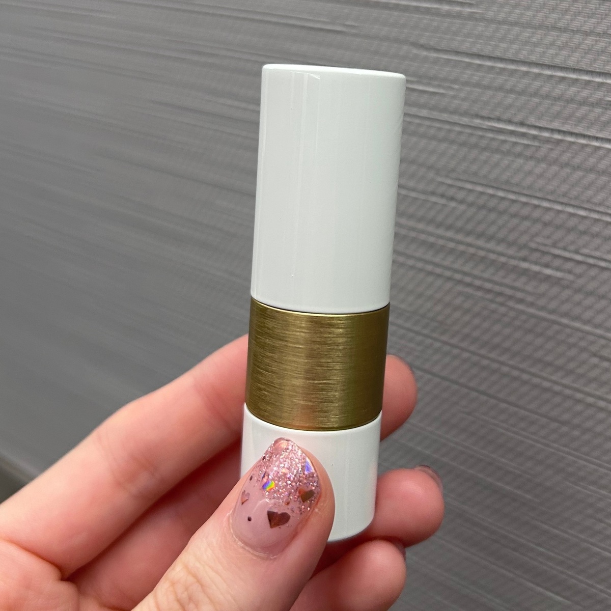 【エルメス】プレゼントにもおすすめ！保湿力抜群の大人可愛いリップバーム