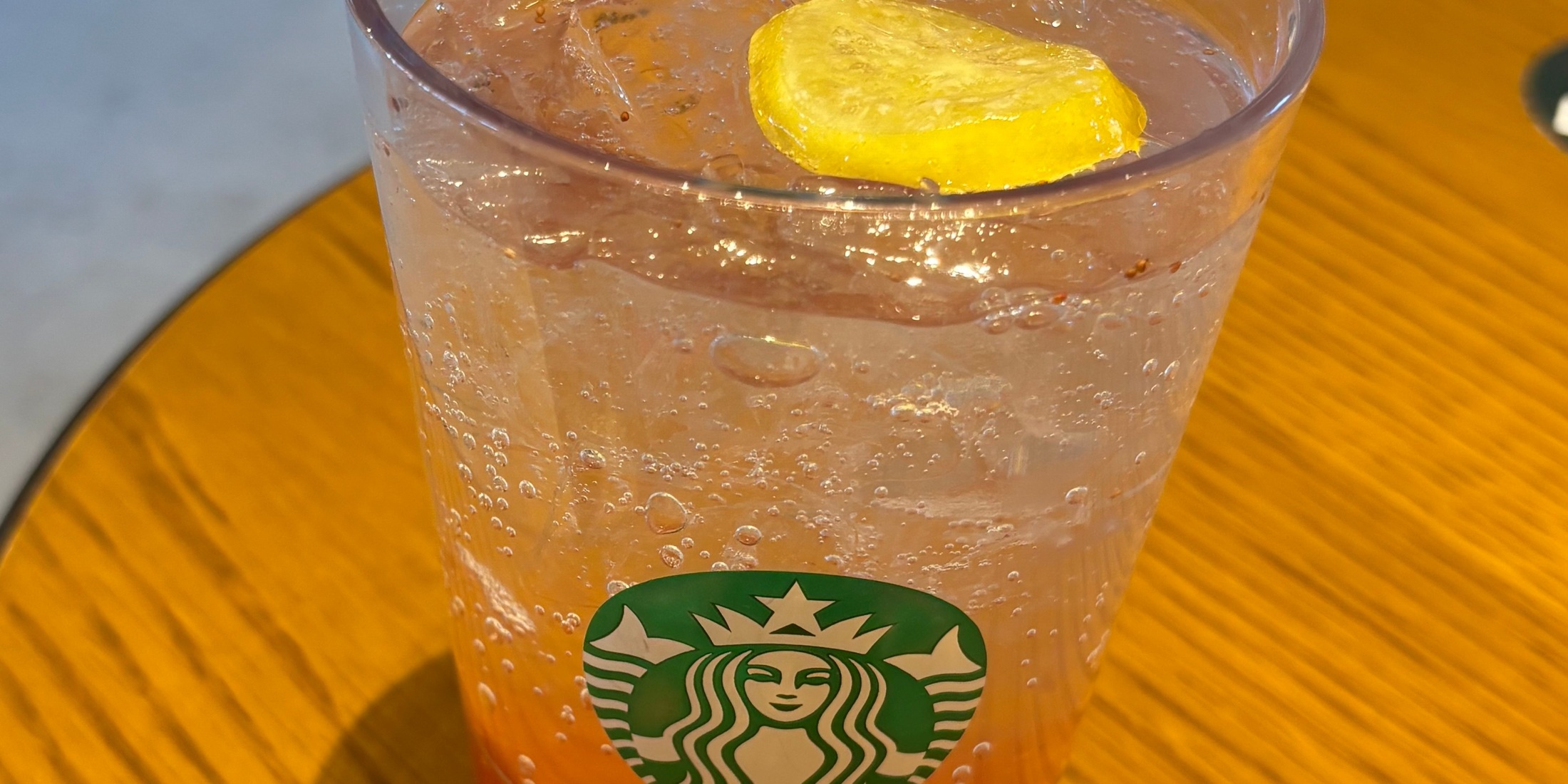 【スタバ新作】暑い夏にピッタリ！ダイエット中にも！チラックスソーダってどんなの？