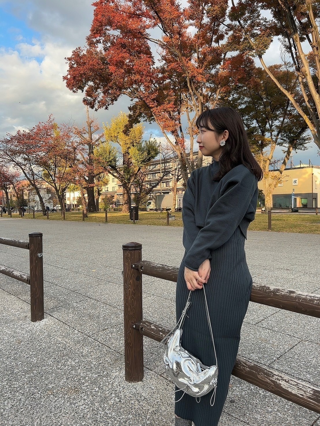 クリックでトリミング 京都の紅葉の中の私