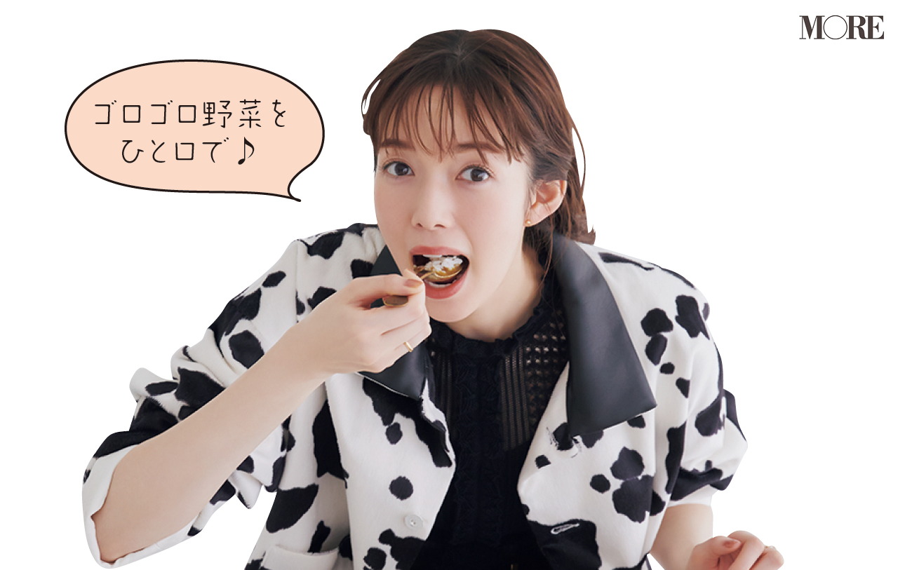 佐藤栞里が北海道のおすすめお取り寄せグルメ「ピカンティ」のスープカレーを食べている様子