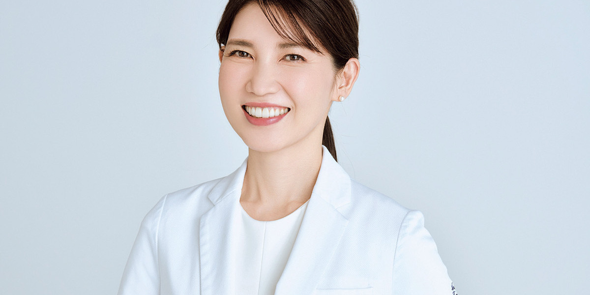 【医師・友利 新】18歳で宮古島から上京。猛勉強した20代を経て見つけた“理想の医師像”とは