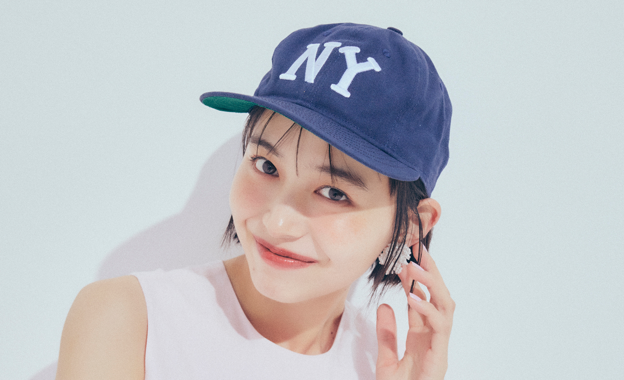 【井桁弘恵】ティアードブラウスとデニムで作る夏の映えカジュアル