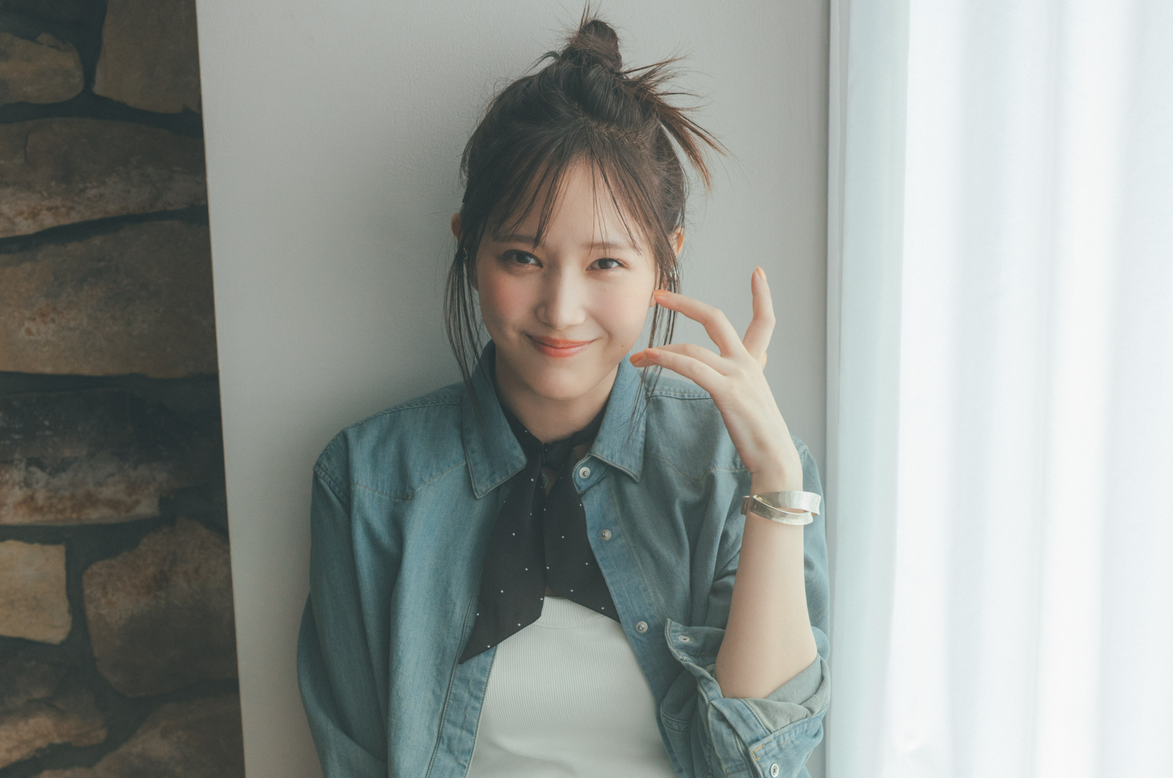 【本田 翼】まとうだけでこなれムード高まるセットアップでビーチをお散歩