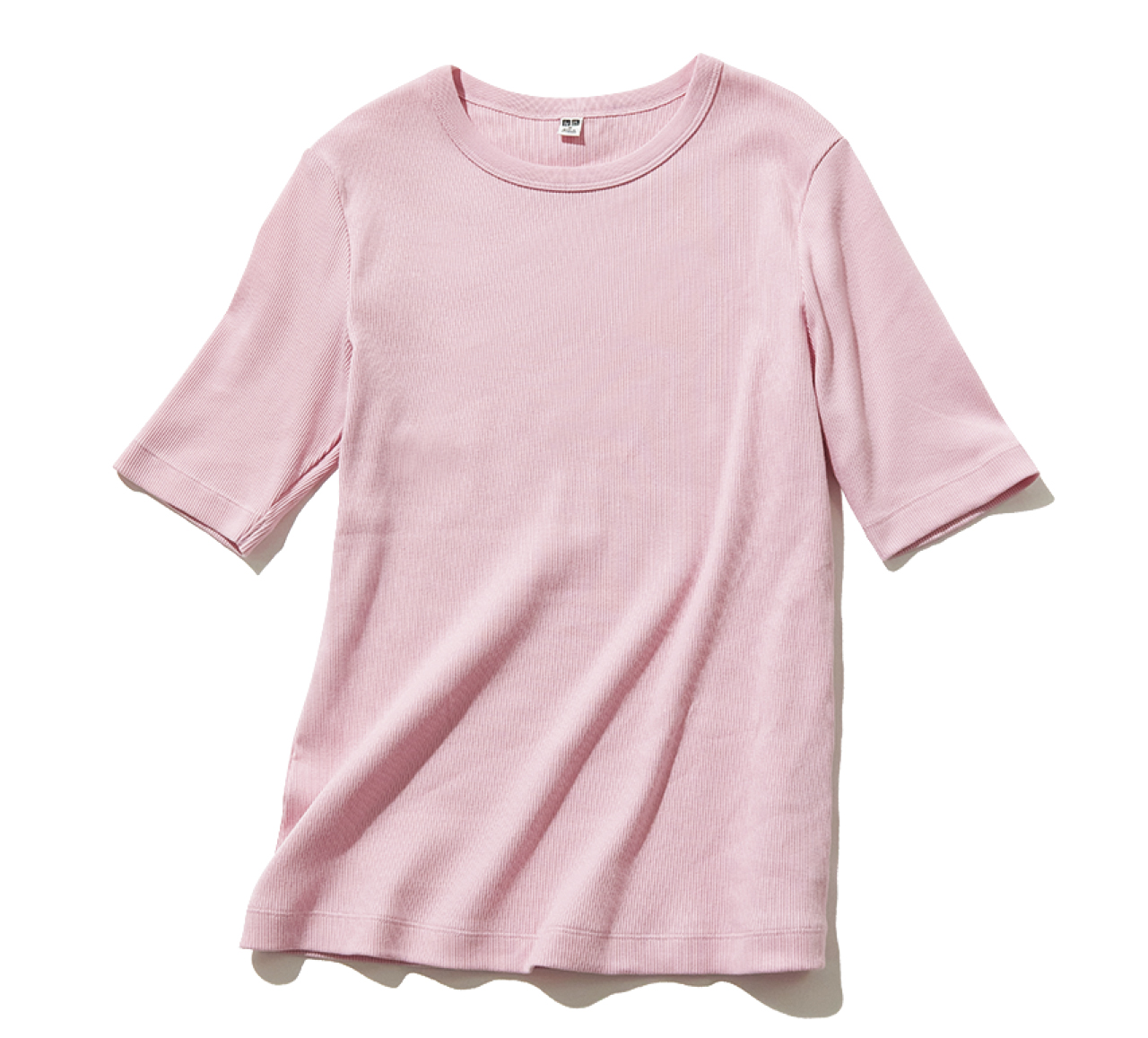 ユニクロのピンクTシャツ