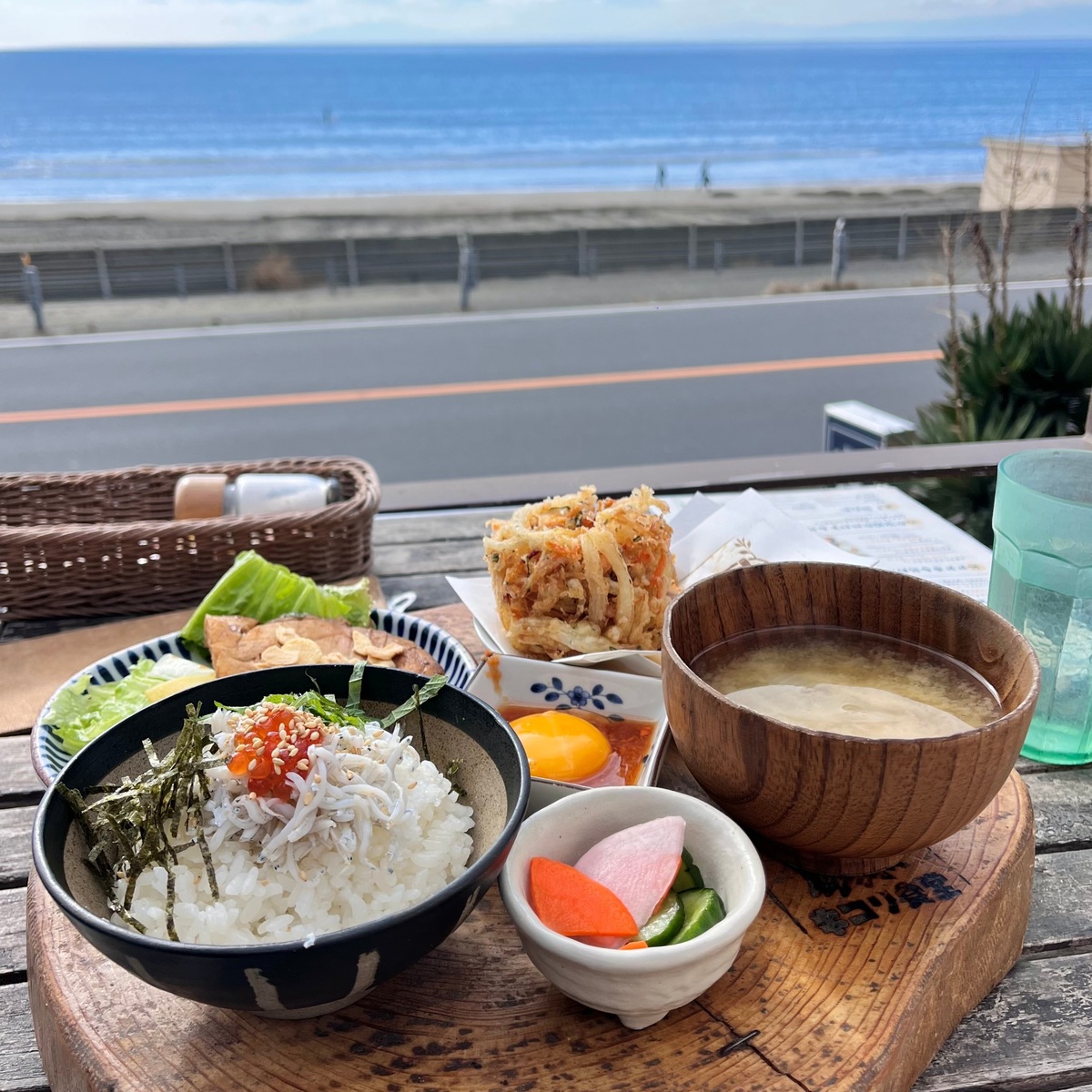 【神奈川｜鎌倉】ロケーションが最高！海を眺めながら楽しむランチ「キコリ食堂」