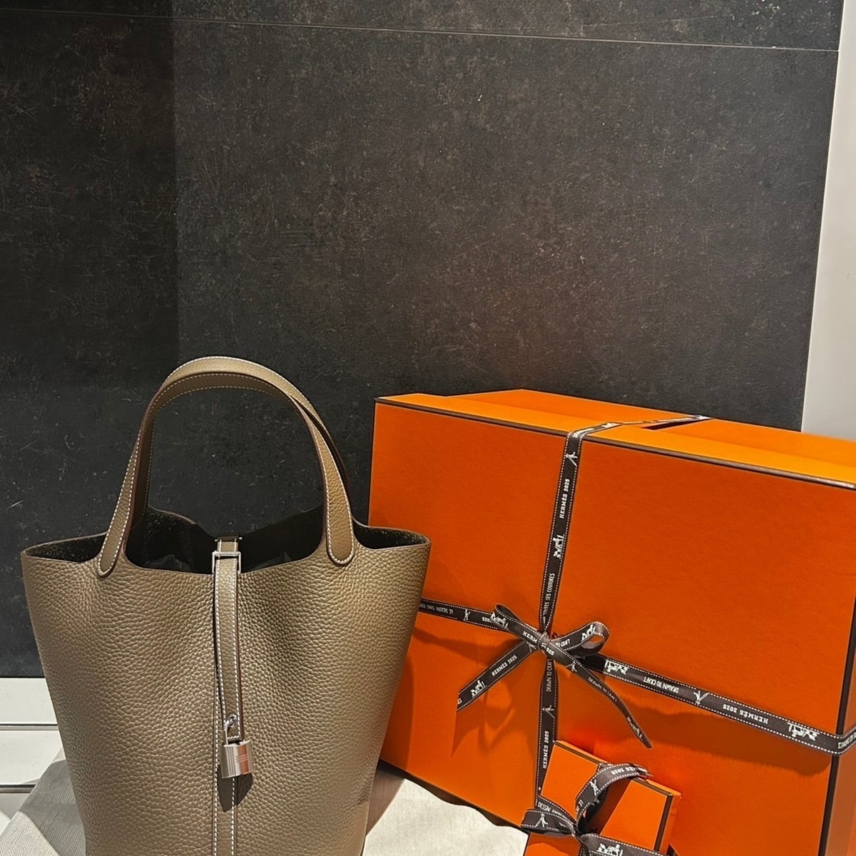 【HERMES】ピコタン買い方を徹底解説！入手困難大人気カラーを購入できたオススメの購入方法